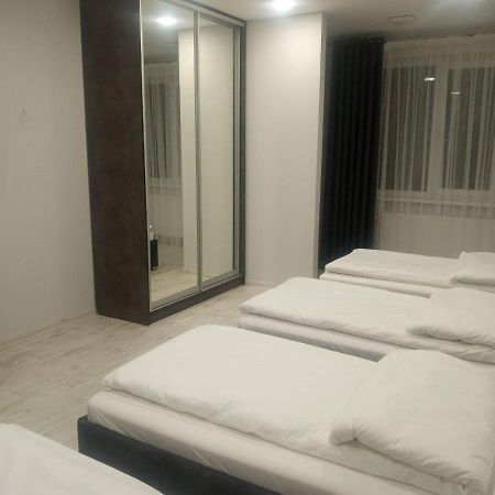 Як Вдома ! Apartment Uzhhorod Ngoại thất bức ảnh