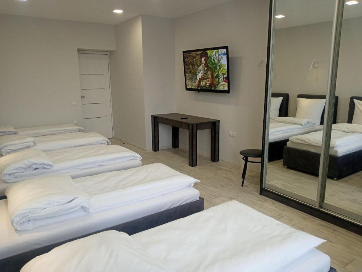 Як Вдома ! Apartment Uzhhorod Ngoại thất bức ảnh
